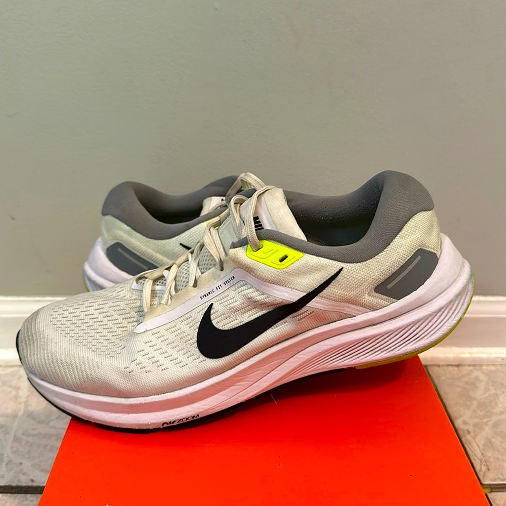 Nike Zoom Structure 24 Running Shoe